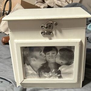 Picture box